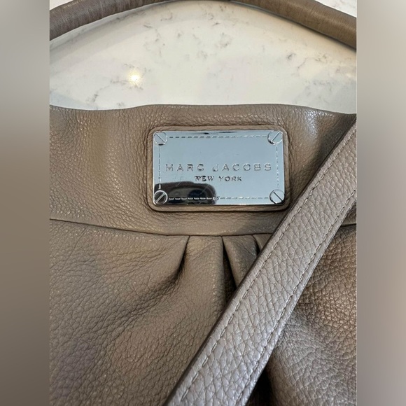 Marc Jacob’s Hilliar Hobo Bag - Picture 3 of 6